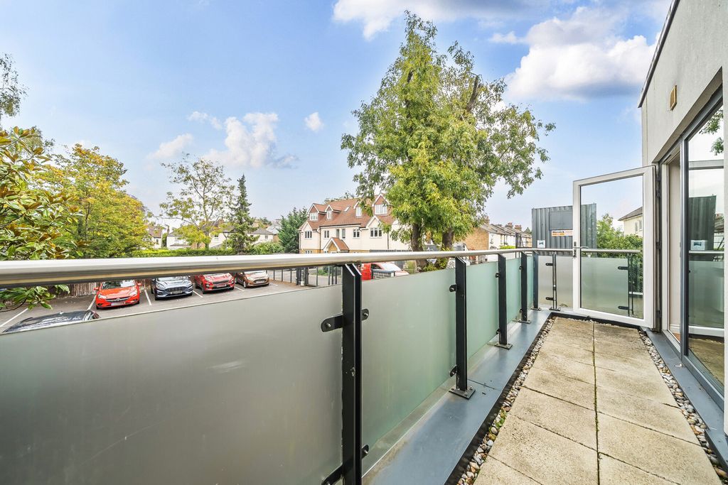 Property photo 2 of 16 1361131-7-68Debb0...