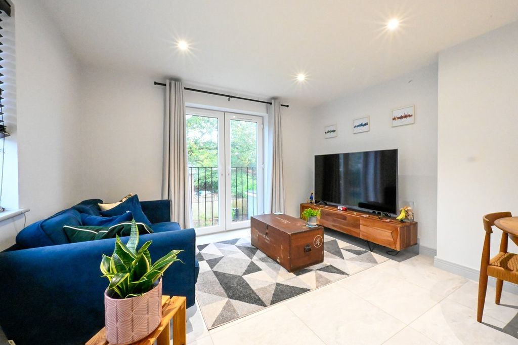 Property photo 3 of 9