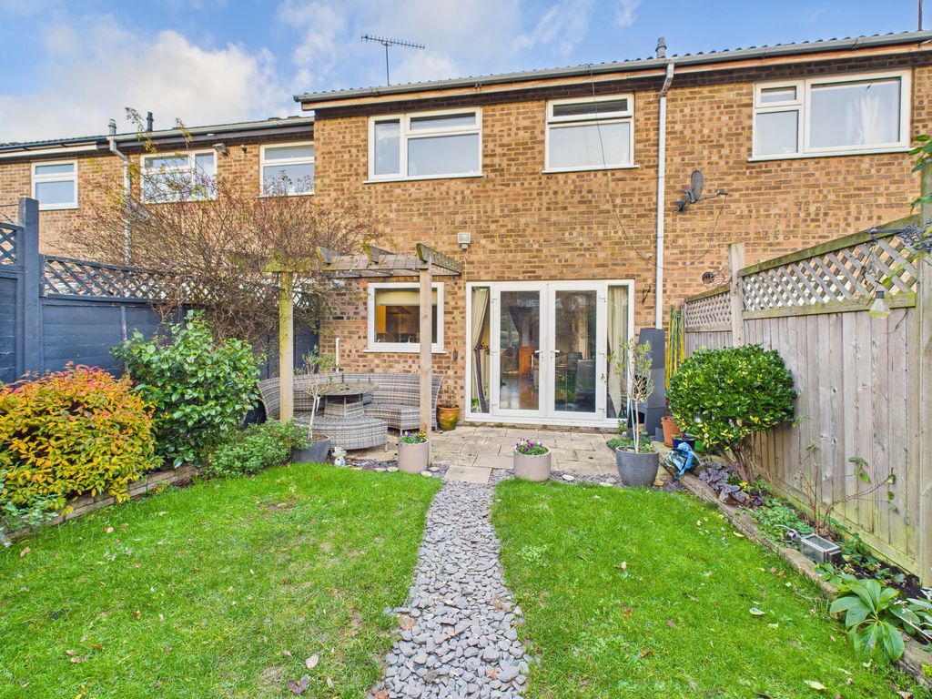 Property photo 2 of 11 Cam02136G0-Pr0495-Still014