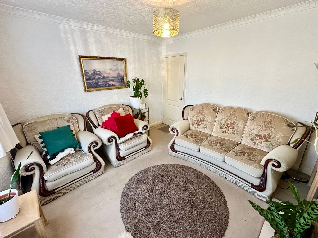Property photo 3 of 14 Image