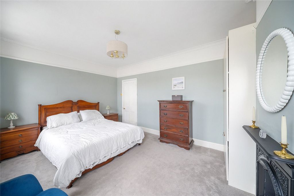 Property photo 3 of 10 Picture No. 06