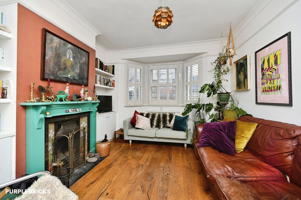 Property photo 2 of 18