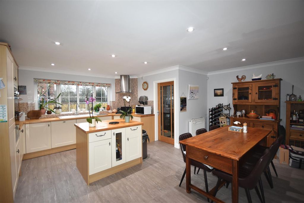 Additional image 9 of 4 bed detached house for saleMill House Lane, Goole DN14