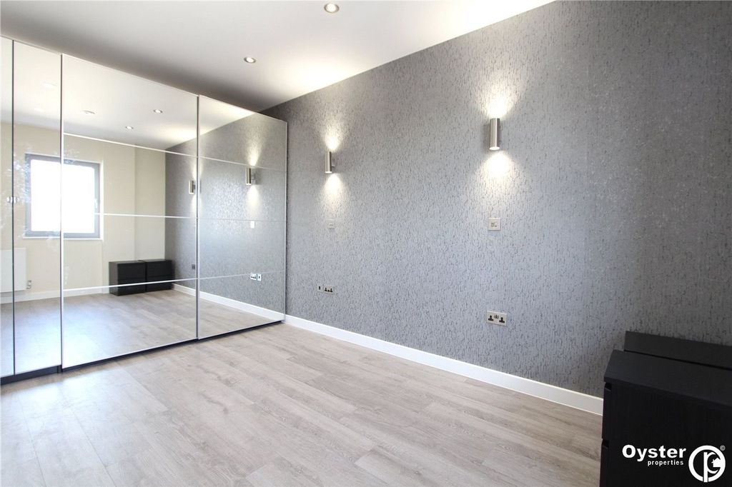 Property photo 1 of 3