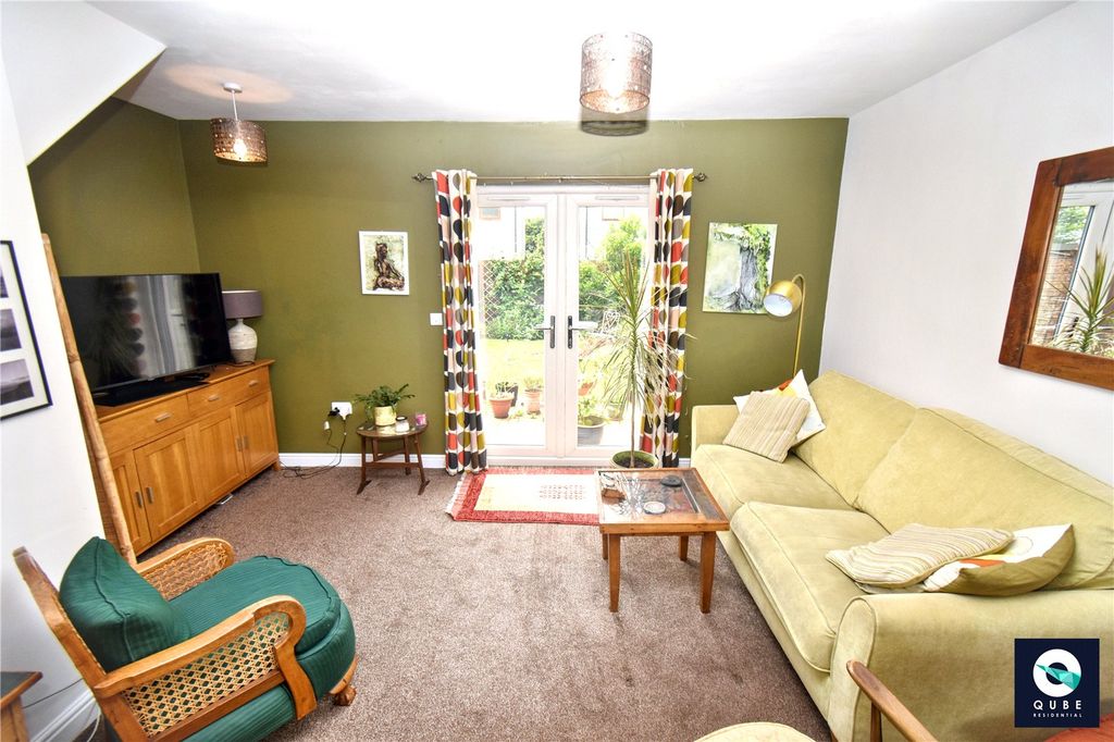Property photo 2 of 22 Picture No. 28