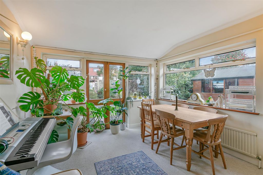 Tudor Drive, Kingston Upon Thames KT2 photo 4