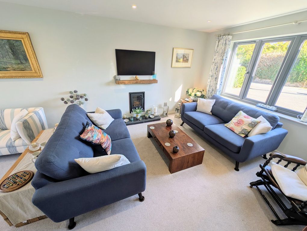 Property photo 3 of 50