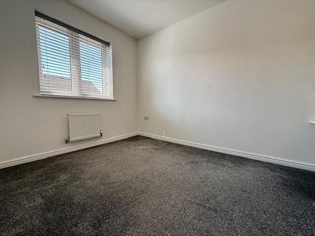 Property photo 3 of 11 Shuters Grove Bedroom 2.Jpg