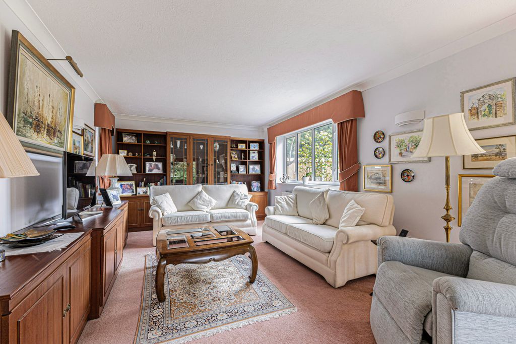 Property photo 2 of 26