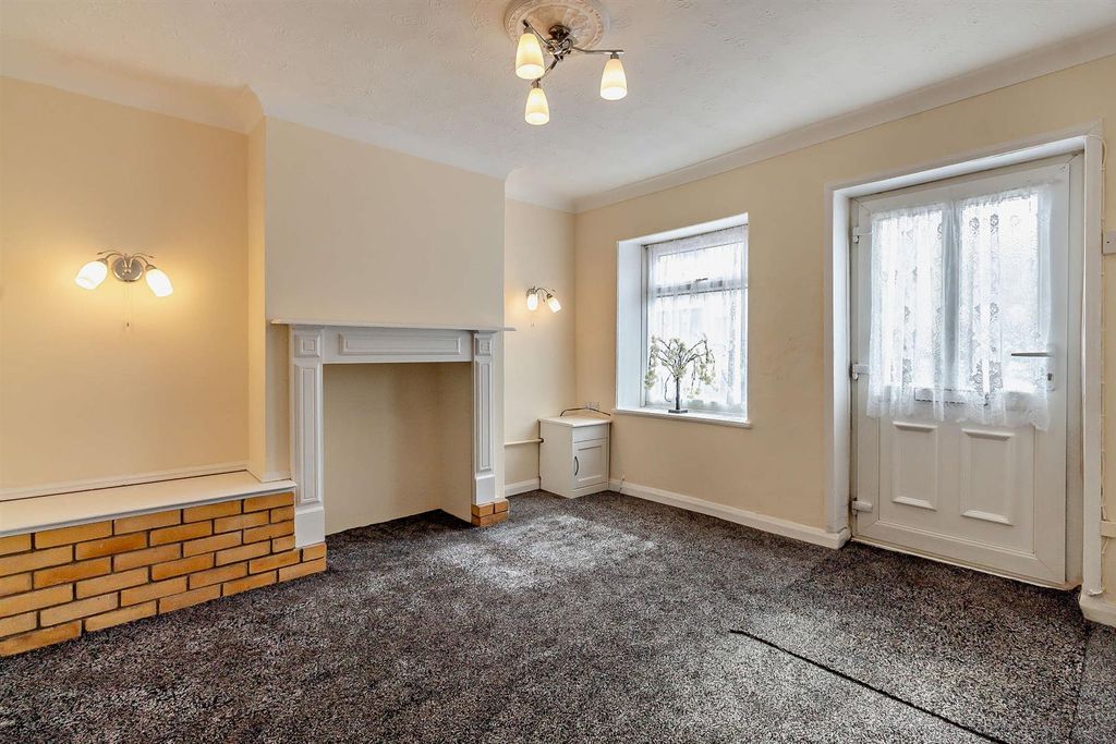 Property photo 2 of 16