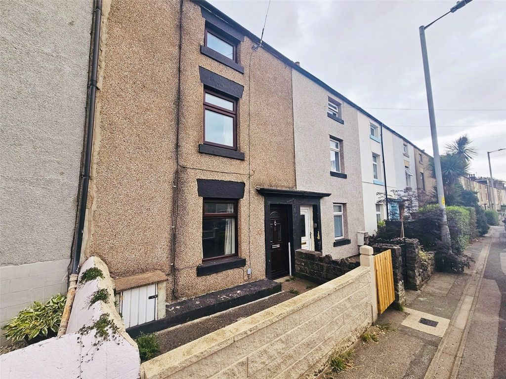 Property photo 2 of 17 Picture No. 16