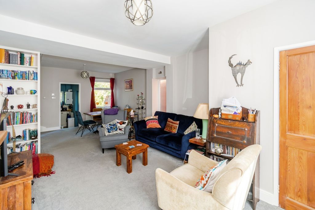 Property photo 3 of 16 Photo