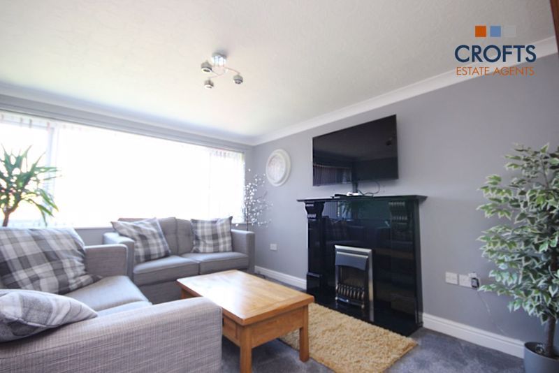 Property photo 2 of 18 Lounge