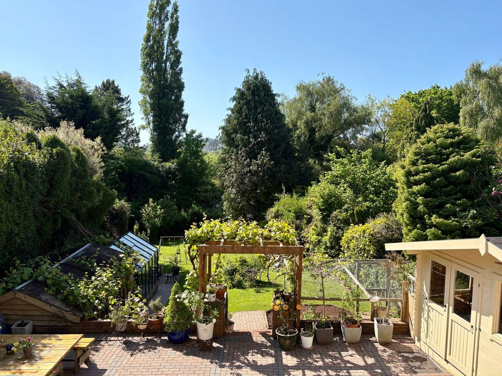 Property photo 2 of 43