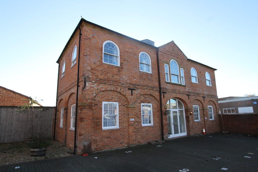 Property photo 1 of 5