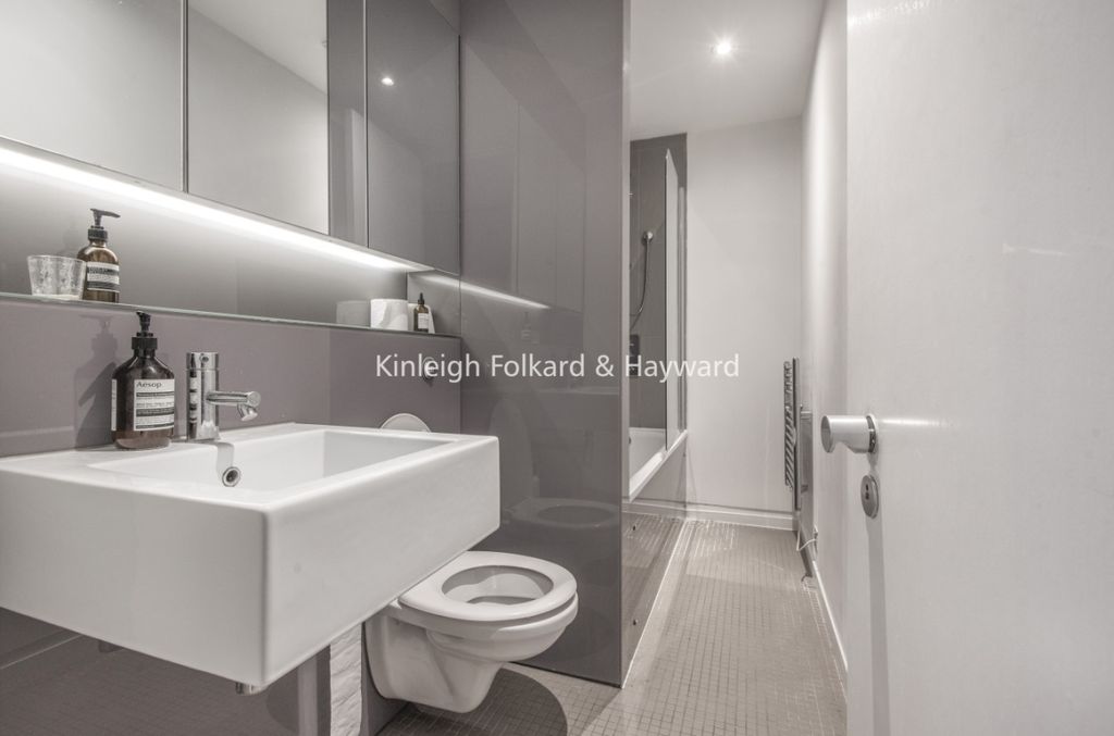 Property photo 3 of 6 236633c2-570E-4A86-8