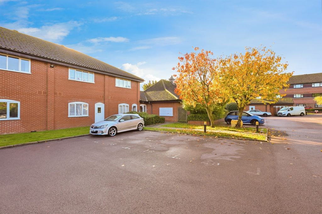 Property photo 2 of 11