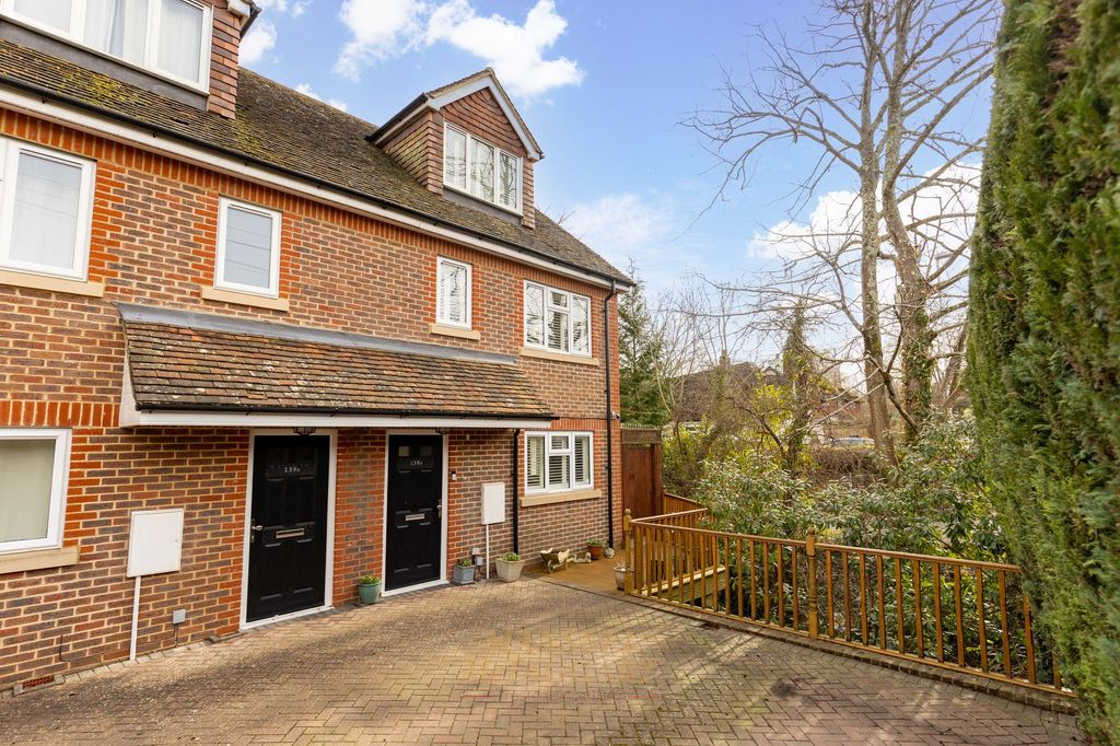 Property photo 1 of 28