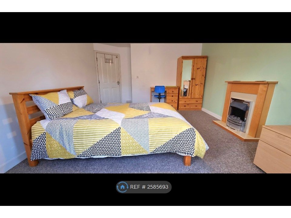 Property photo 2 of 6 Bedroom 1