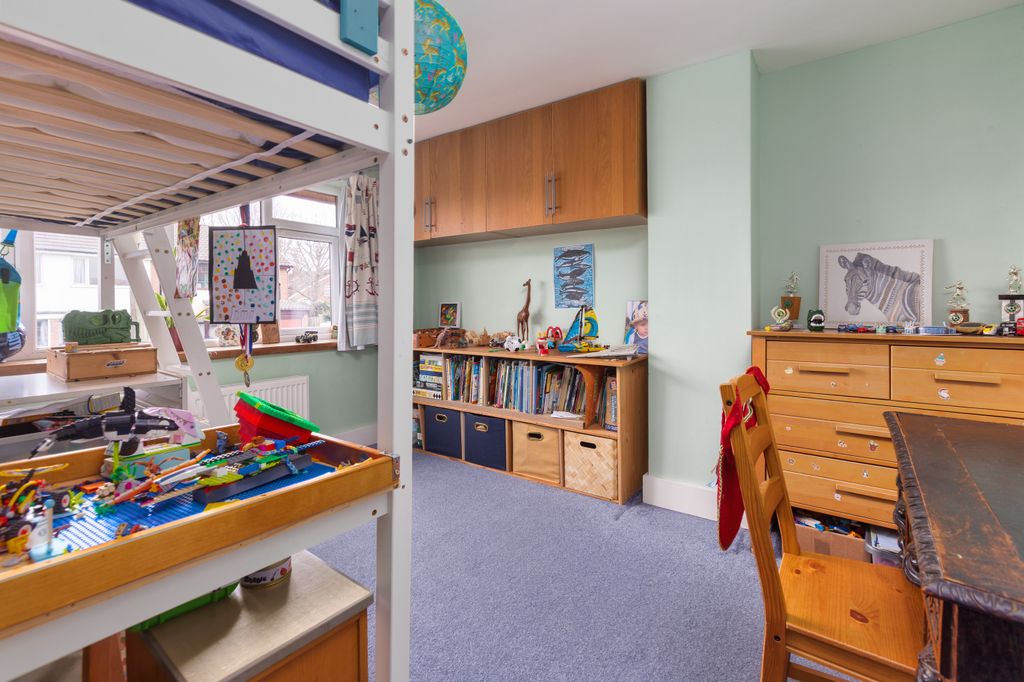 Property photo 3 of 23 20 Windsor Drive-17