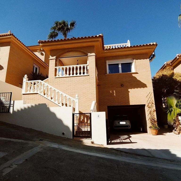 Property photo 1 of 18