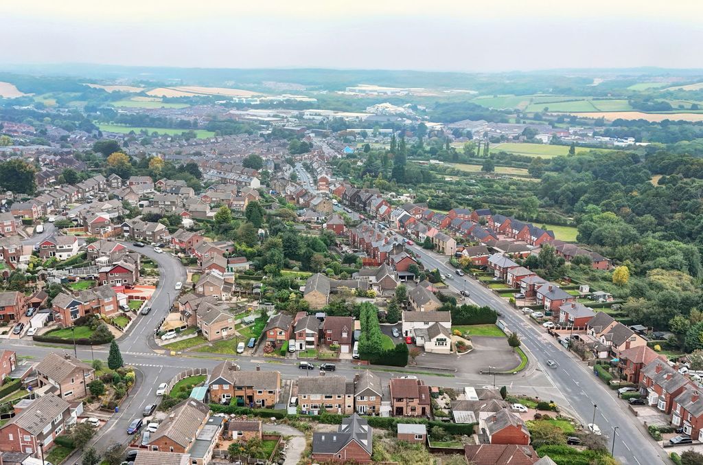 Property photo 2 of 25