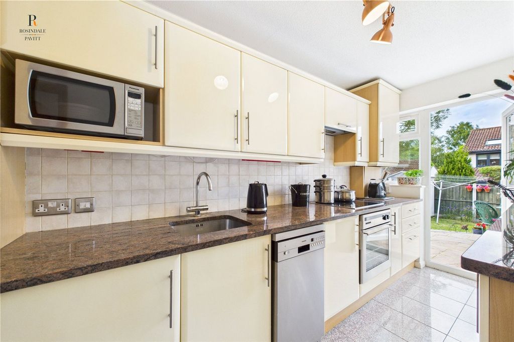 Property photo 3 of 16 Picture No. 14