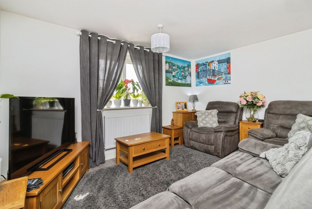 Property photo 3 of 13 Pbox-Img.Jpg