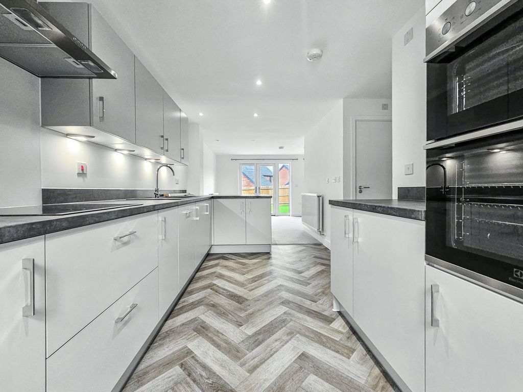 Property photo 2 of 15 Picture No. 10