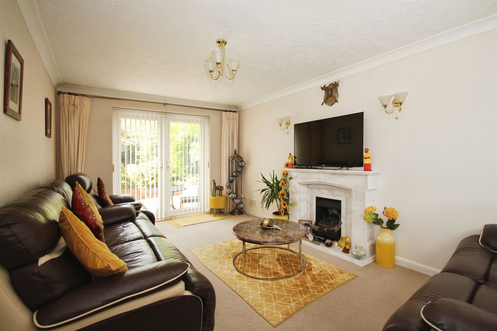 Property photo 3 of 17