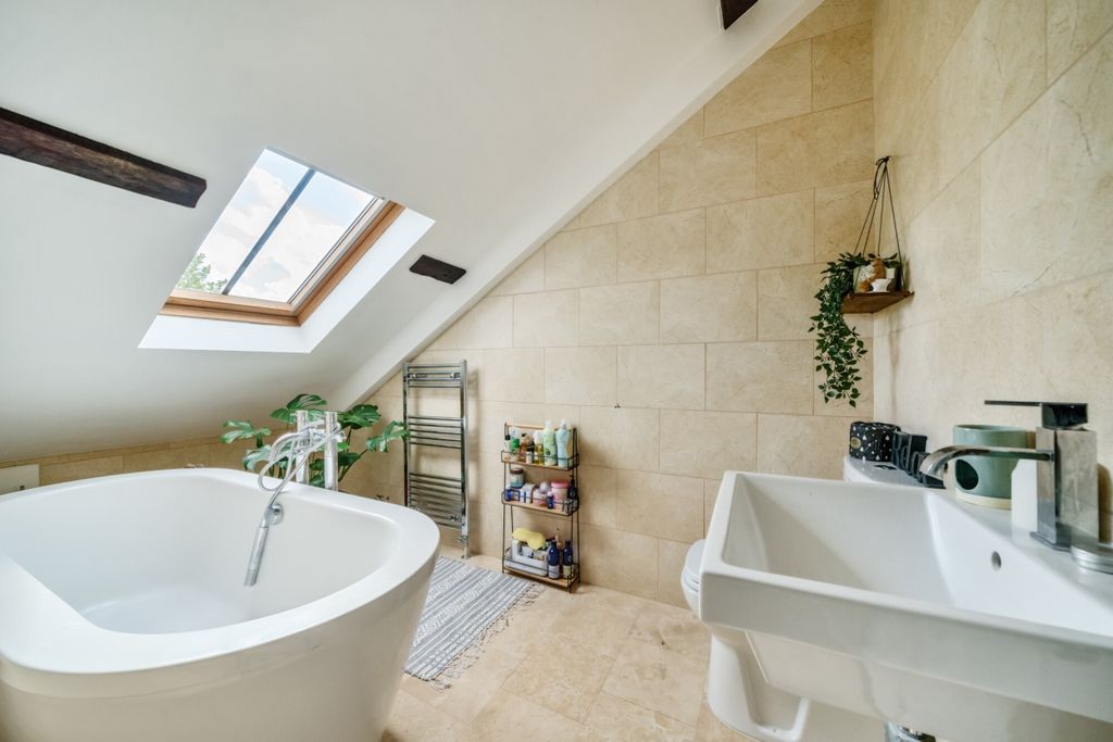 Property photo 3 of 10 1120616 (9)