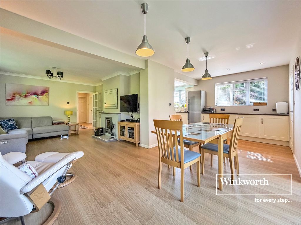 Property photo 2 of 25 Picture No. 21