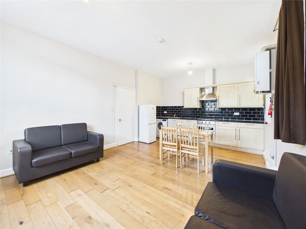 Property photo 3 of 12 Picture No. 40