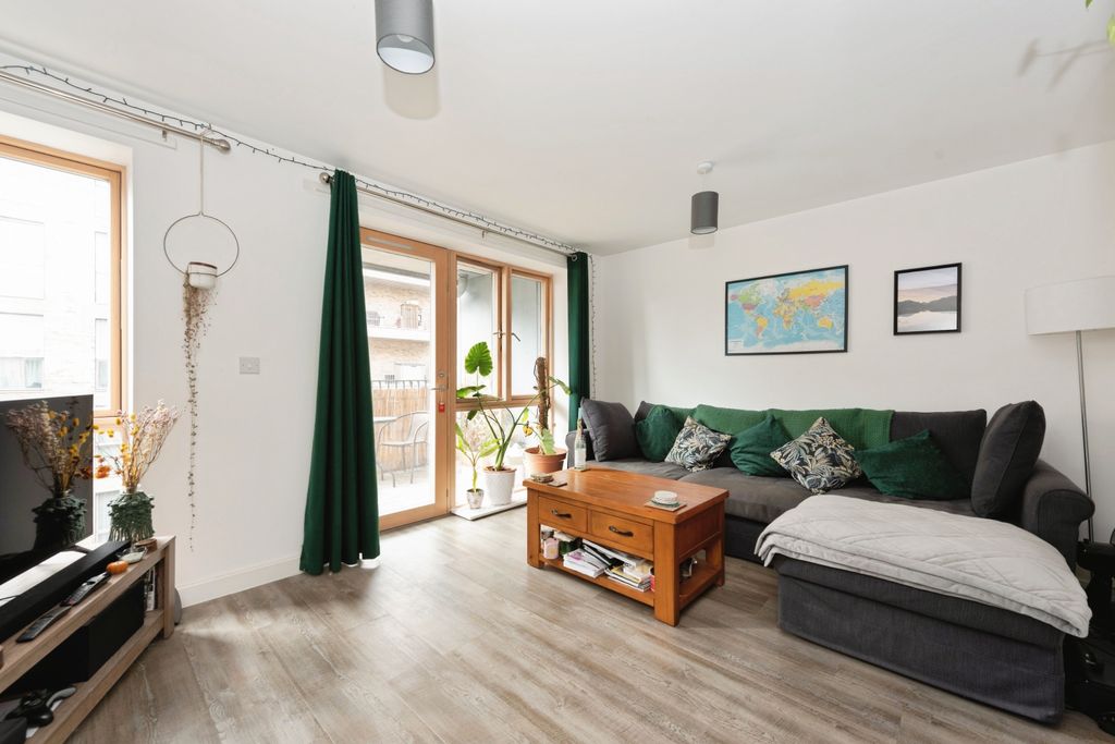 Property photo 3 of 14 Reception Room