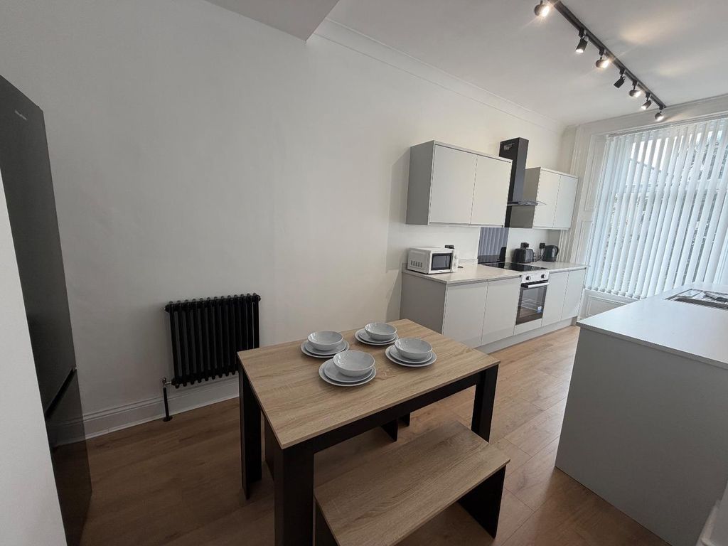 Property photo 3 of 9 Tempimageus5m8D.Jpg