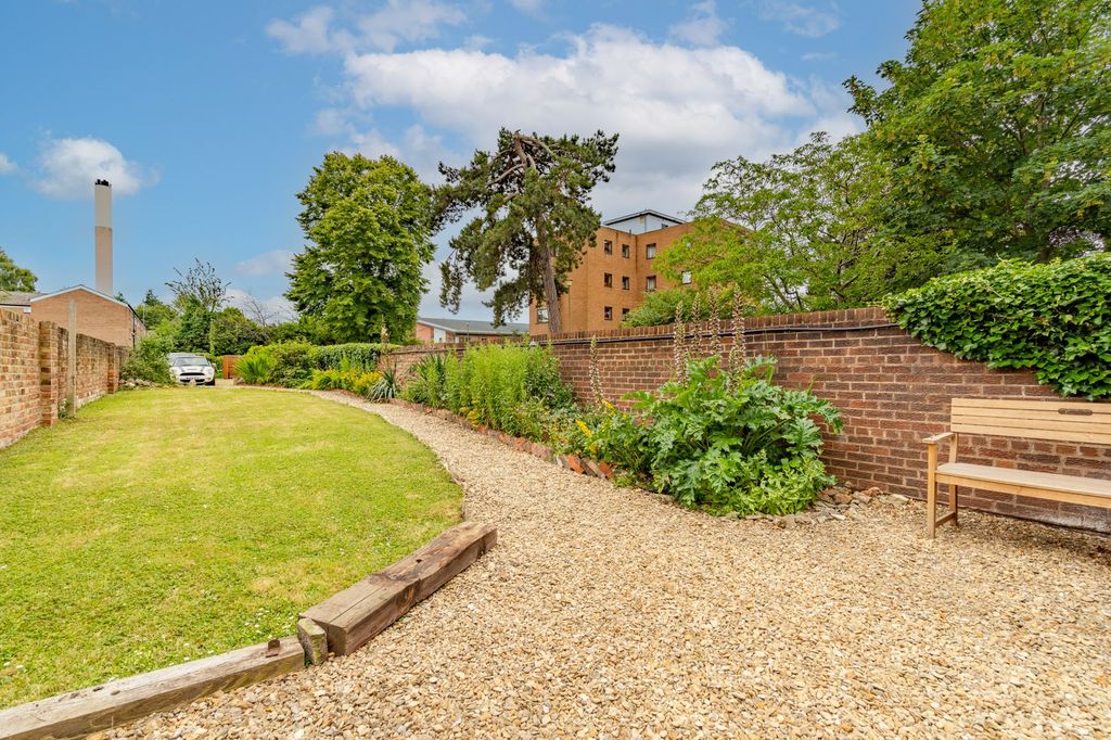 Property photo 2 of 19 Photo 1