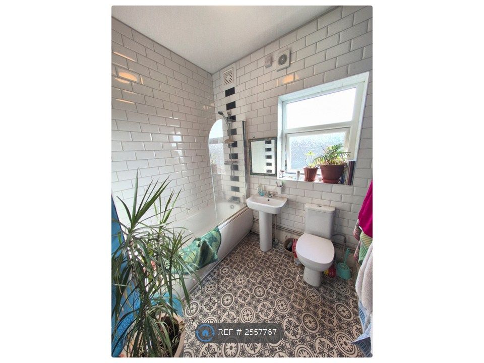 Property photo 3 of 12 Bathroom