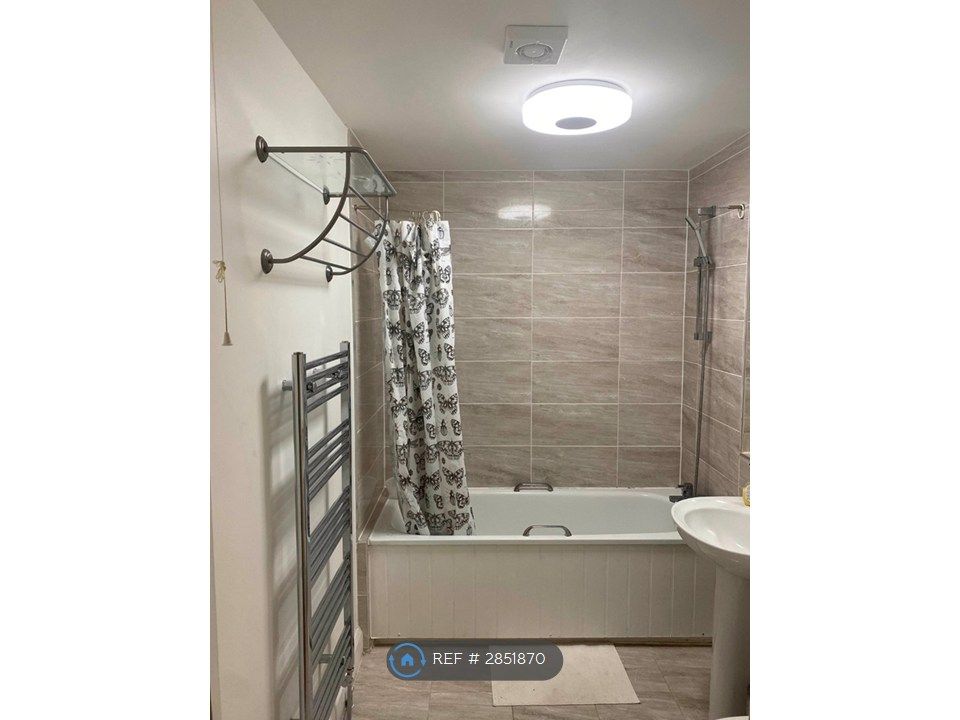 Property photo 3 of 27