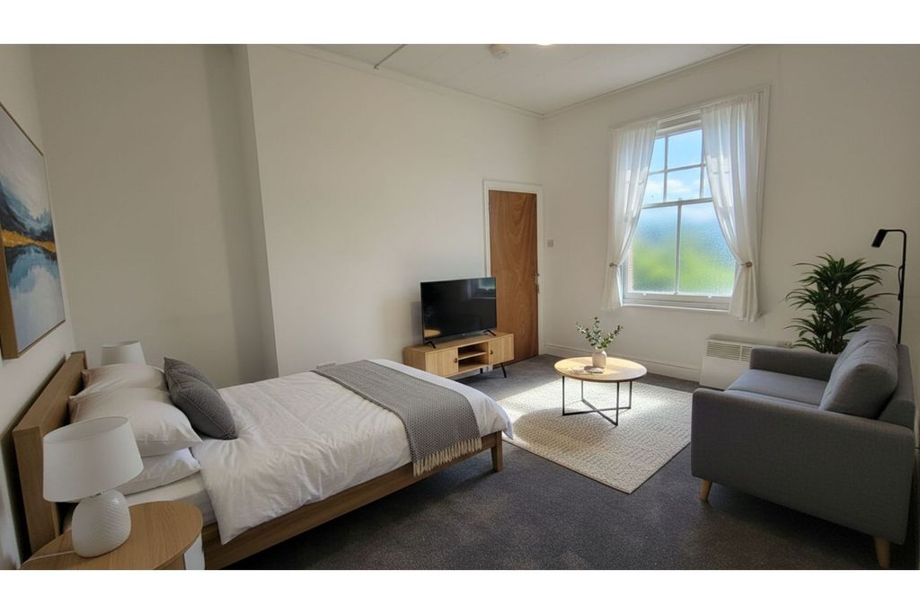 Property photo 2 of 6