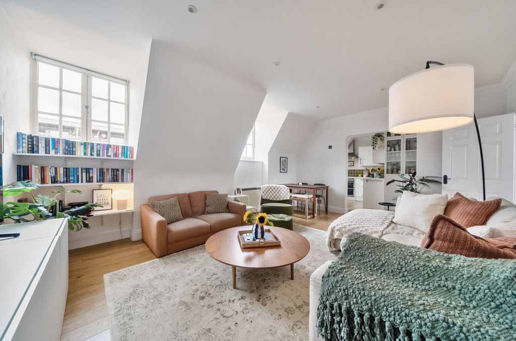 Property photo 1 of 14 1310209-25-687655...