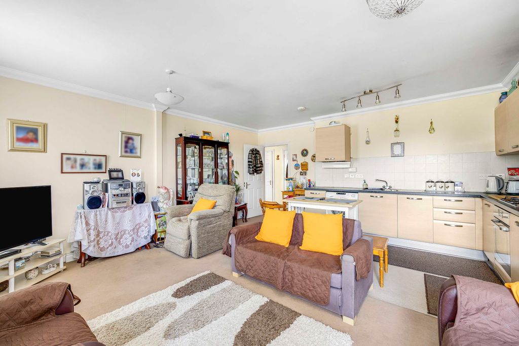 Property photo 2 of 16