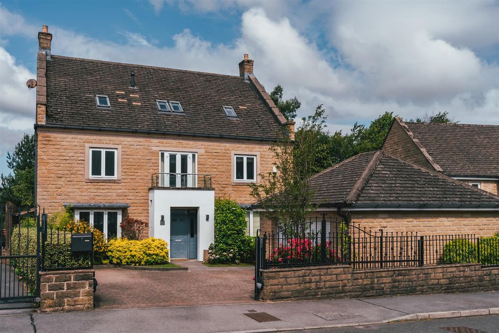 Property photo 1 of 39 Exterior And Gardens