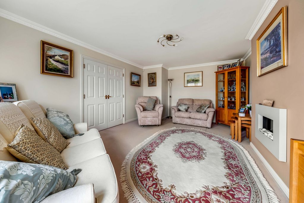 Property photo 3 of 45