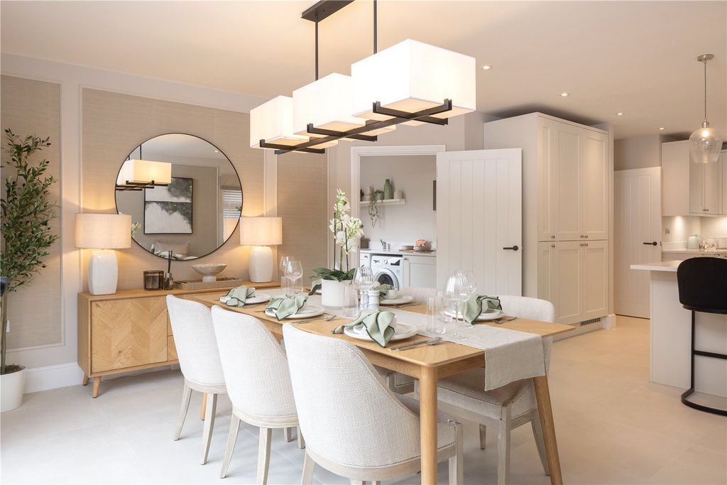 Property photo 3 of 18 Dining Area