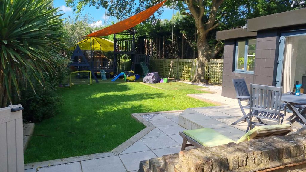Property photo 2 of 16