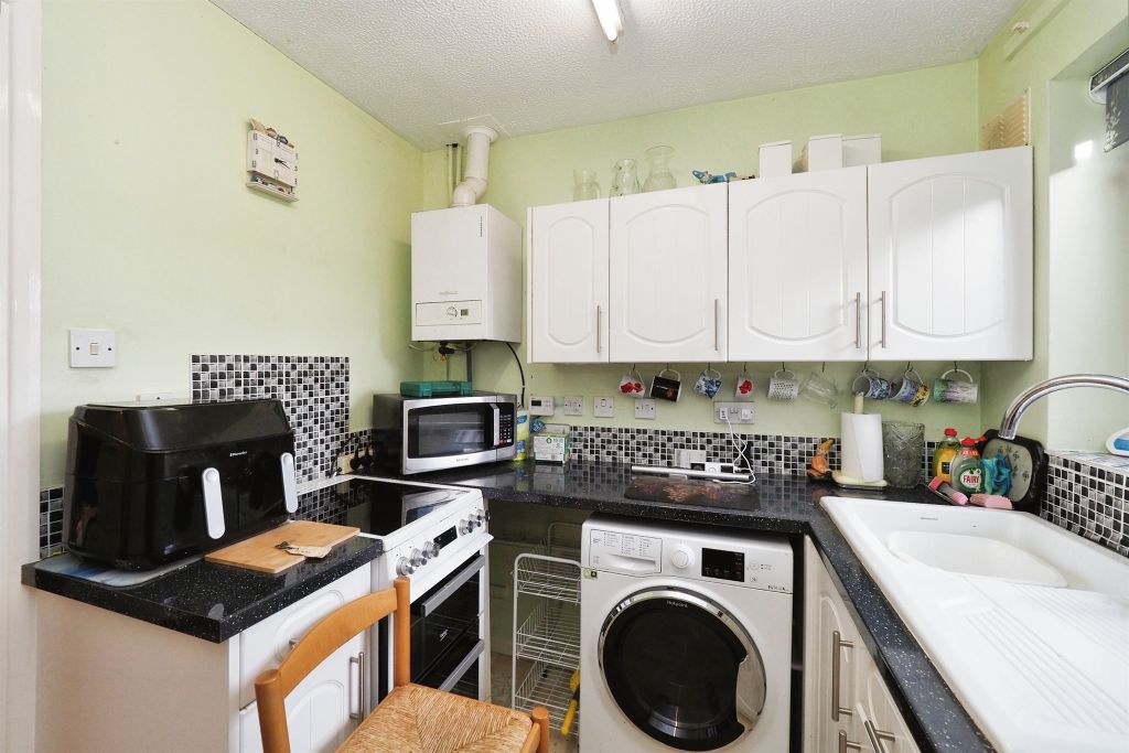 Property photo 3 of 17