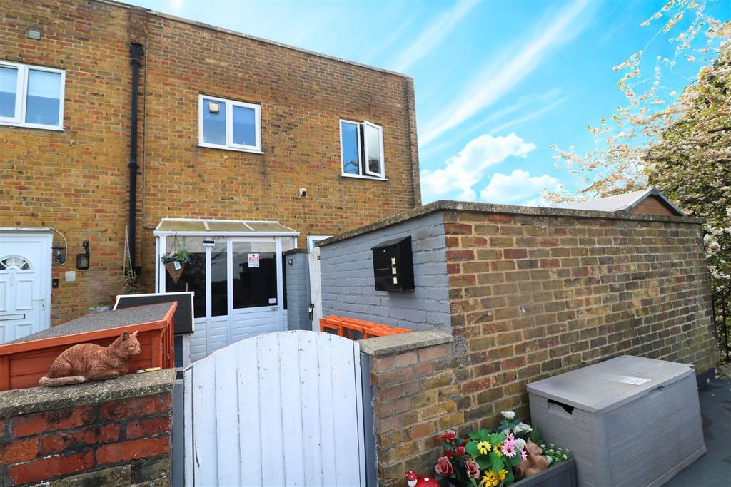 Property photo 1 of 12 93274Ff3-1E9d-4014-A4Eb-197F3ce07189.Jpg