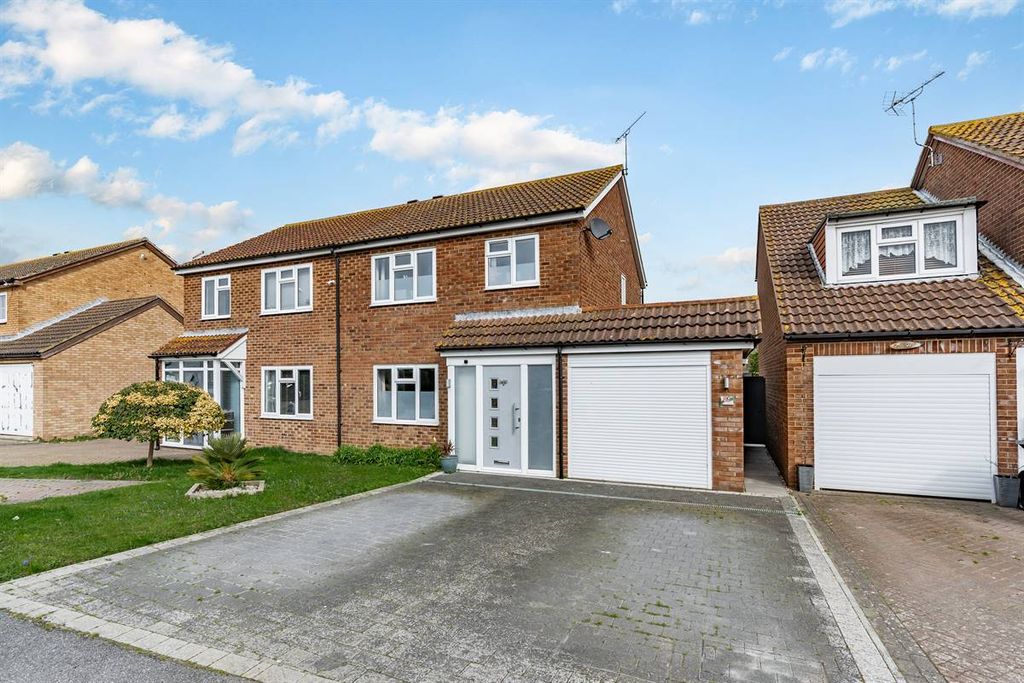 Property photo 1 of 28