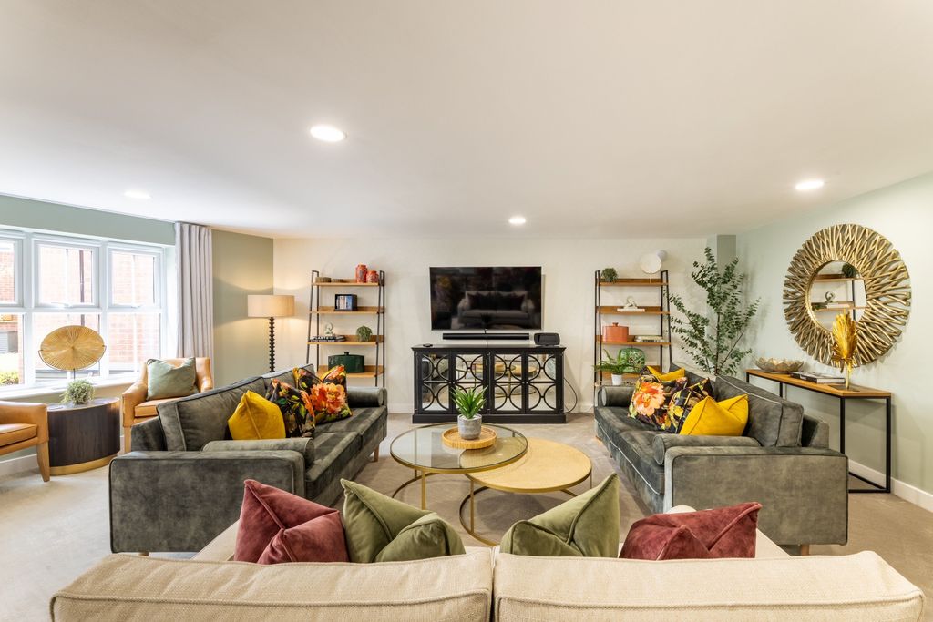 Property photo 1 of 11 Priory Place, Studley - Homeowners Lounge