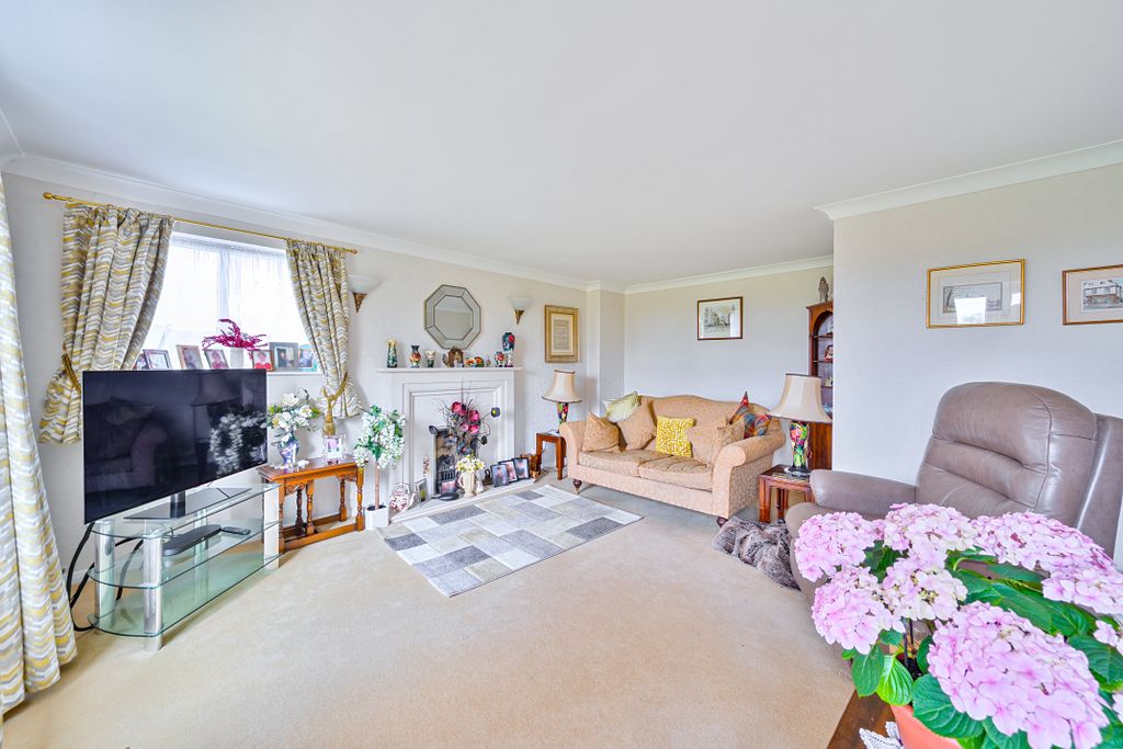 Property photo 2 of 20